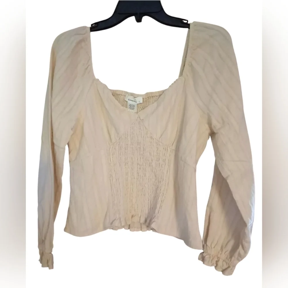 Urban Romantics Women’s Junior Cropped Smocked Cream Blouse SZ Small - Picture 1 of 3